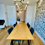 Liv Homes Apvril Apartmán