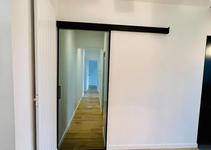 Liv Homes Apvril *